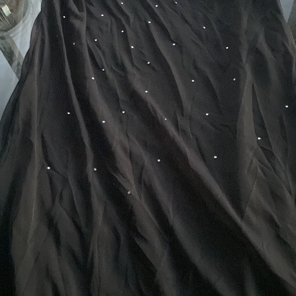 Black mesh over black shirt elastic waist band. - Picture 4 of 4